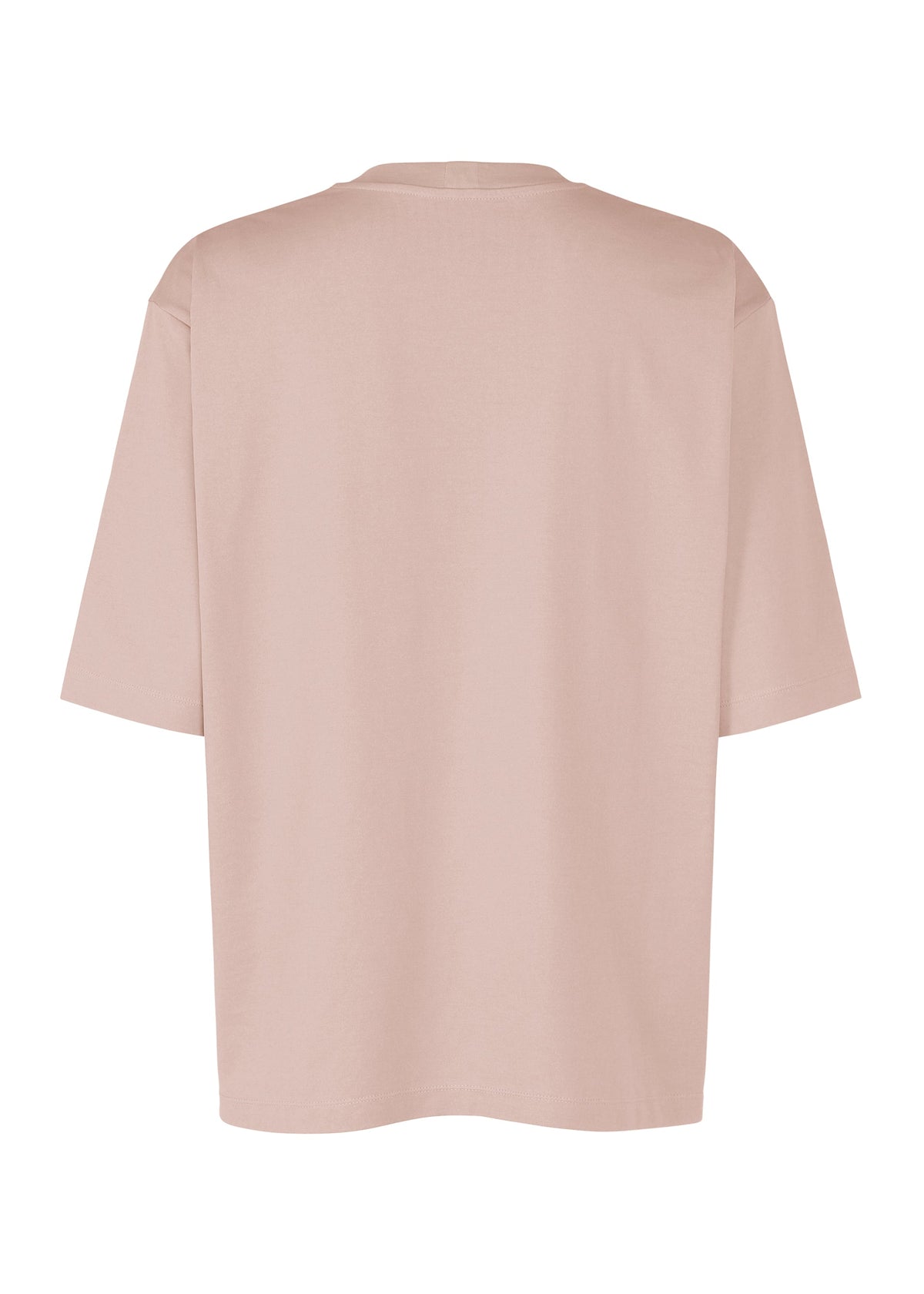 A detail shot of the IM MEN 60/2 JERSEY STITCH top.