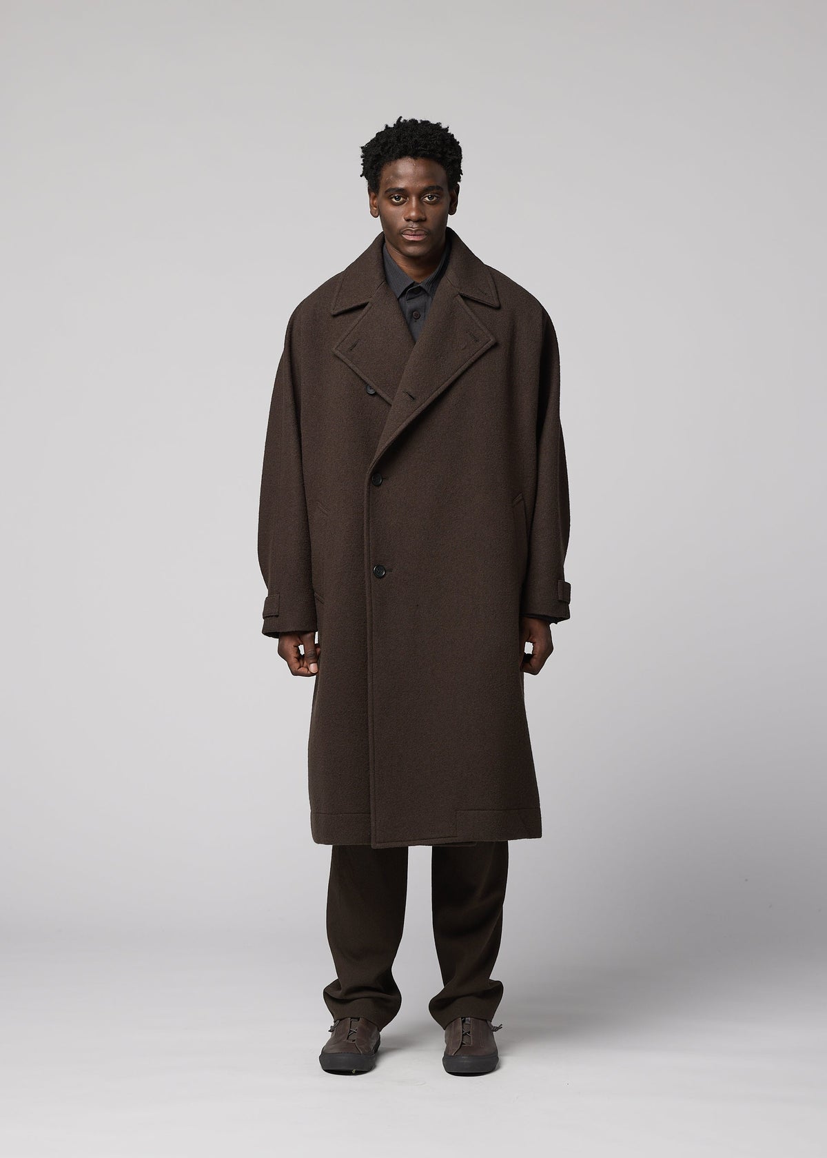 A model wears the IM MEN FULLER WOOL fuller-wool-coat-brown.