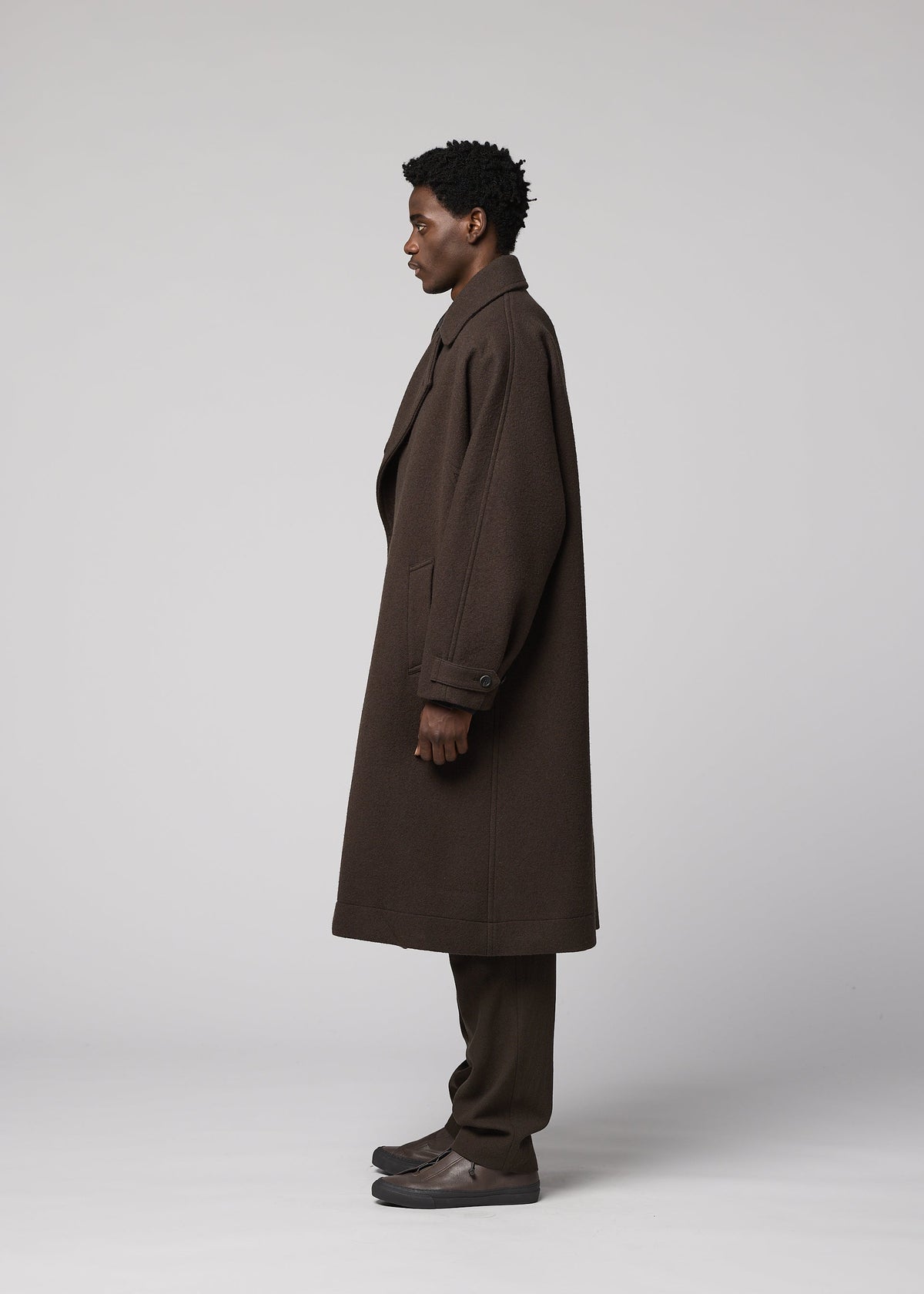A model wears the IM MEN FULLER WOOL fuller-wool-coat-blue.