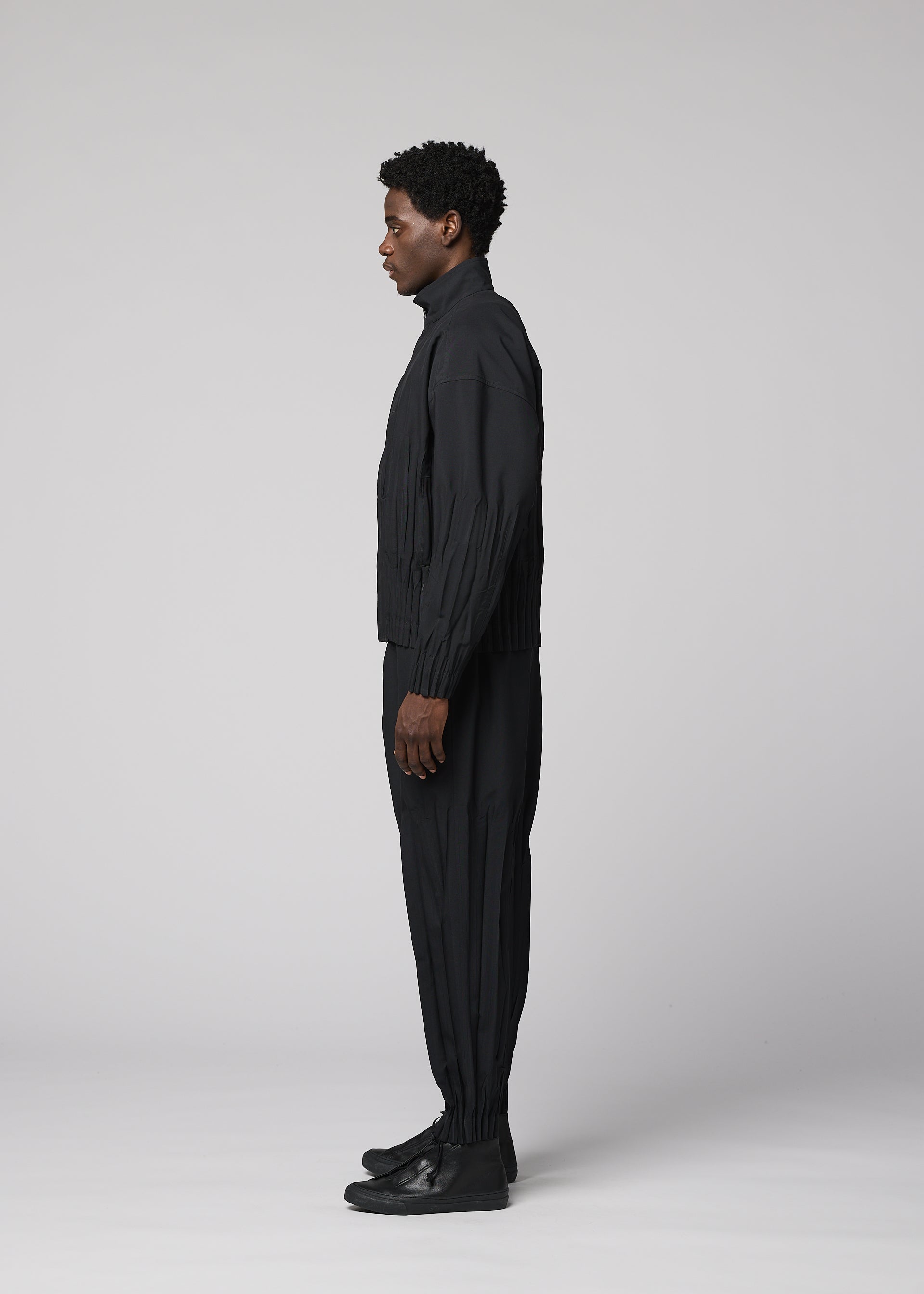 A model wears the IM MEN WAFT BLACK waft-black-jacket-black-1.