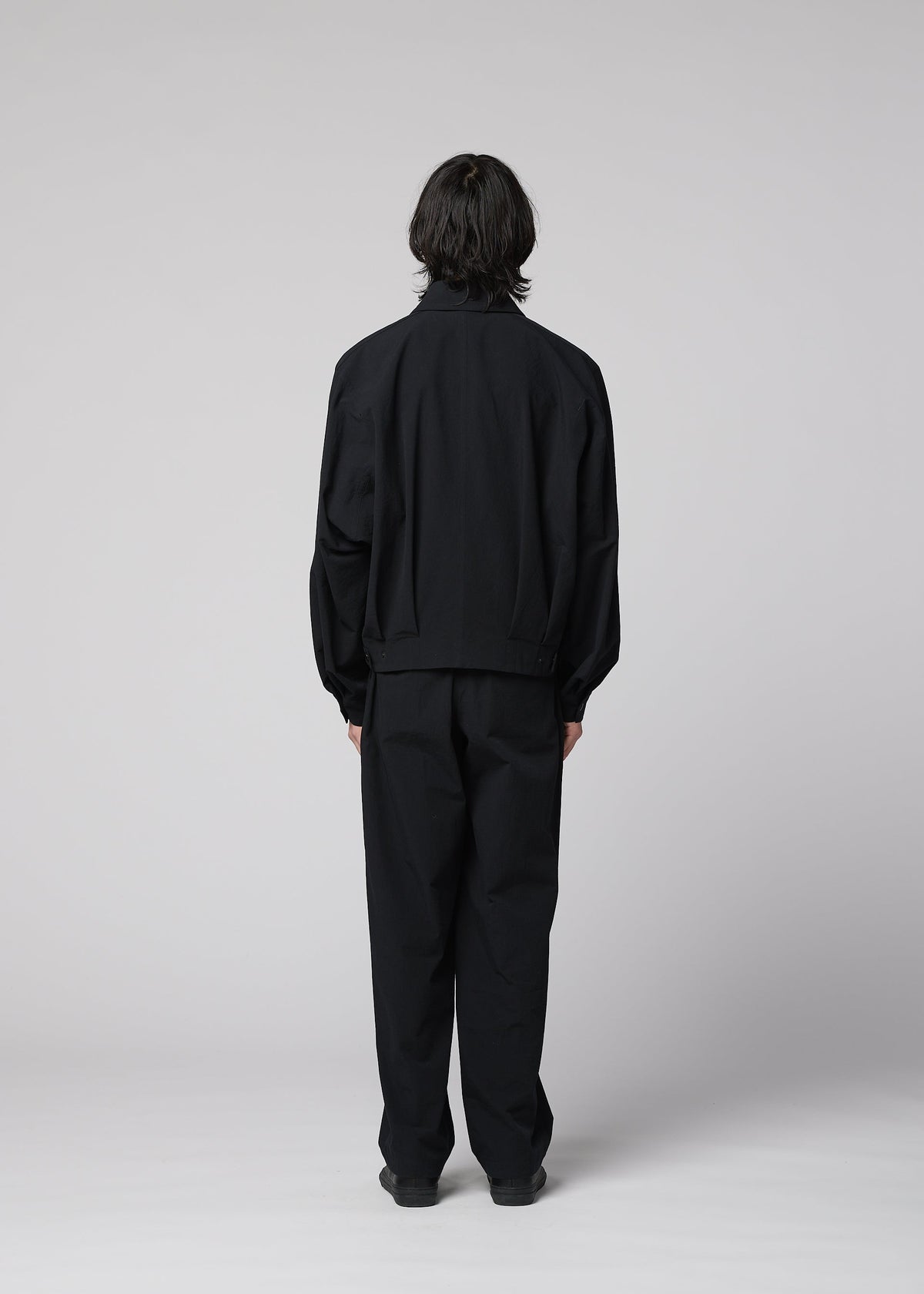 A model wears the IM MEN COMFORT COTTON comfort-cotton-jacket-saxe-blue.