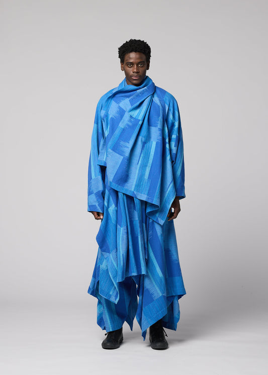 A model wears the IM MEN KASURI kasuri-jacket-blue.
