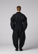 A model wears the IM MEN CLAY clay-jacket-white.