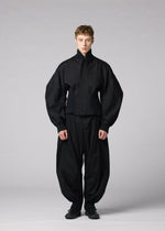 A model wears the IM MEN CLAY clay-jacket-white.