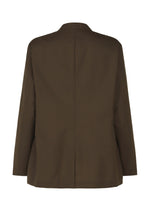 A detail shot of the IM MEN SUAVE jacket.