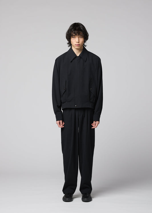 A model wears the IM MEN COMFORT COTTON comfort-cotton-trousers-black.