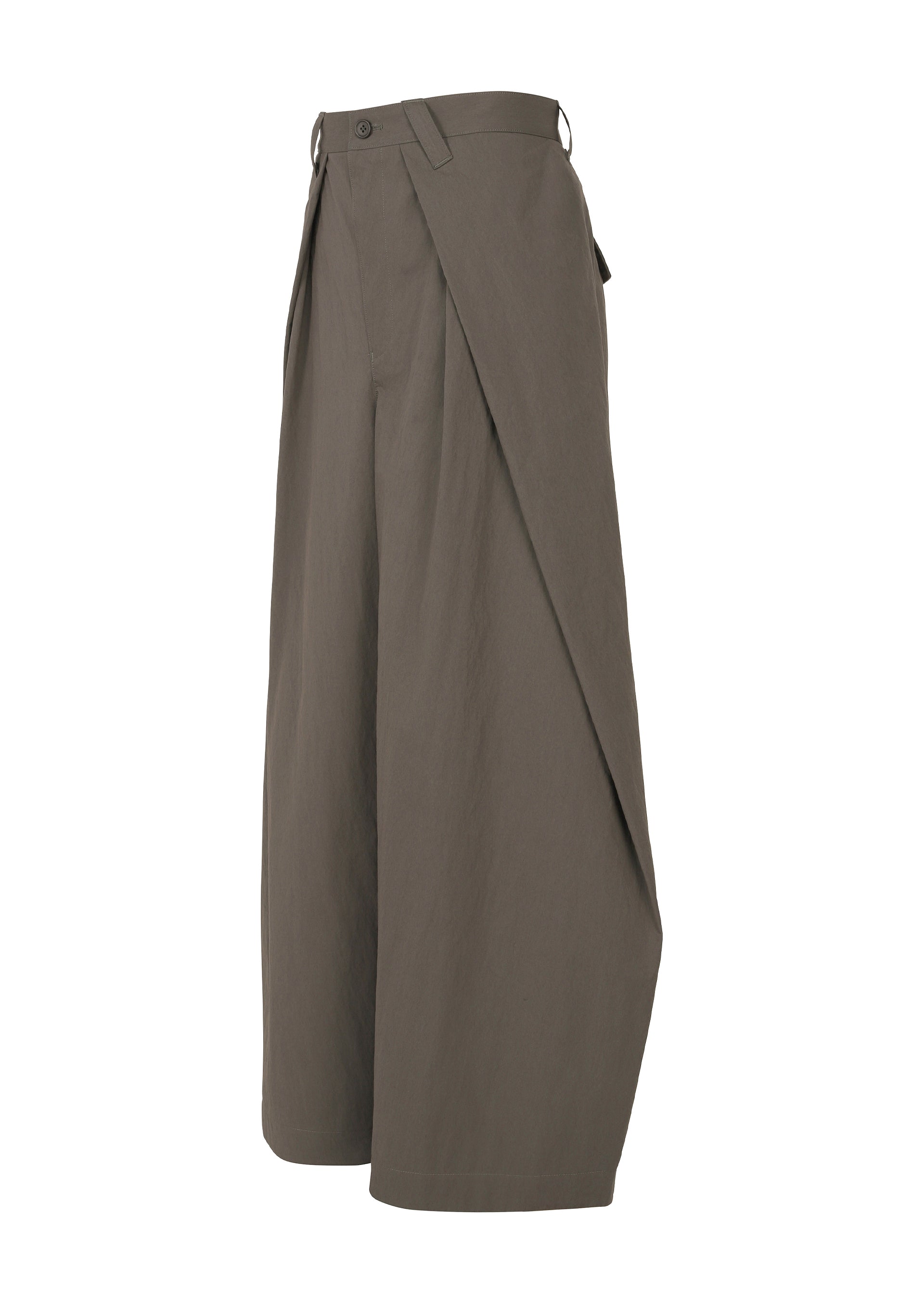 A detail shot of the IM MEN OVERLAP trousers.