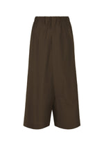 A detail shot of the IM MEN SUAVE trousers.