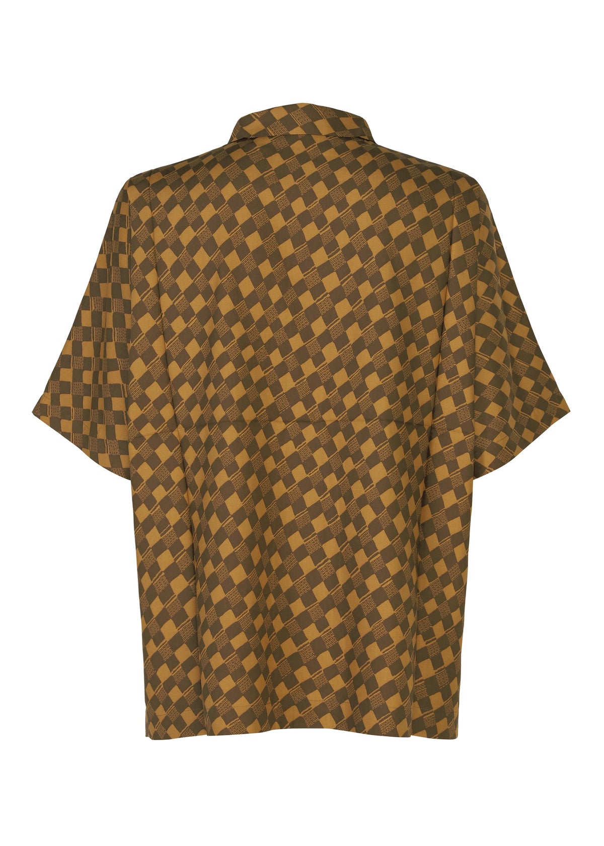 A detail shot of the IM MEN TIE PATTERN SHIRT shirt.
