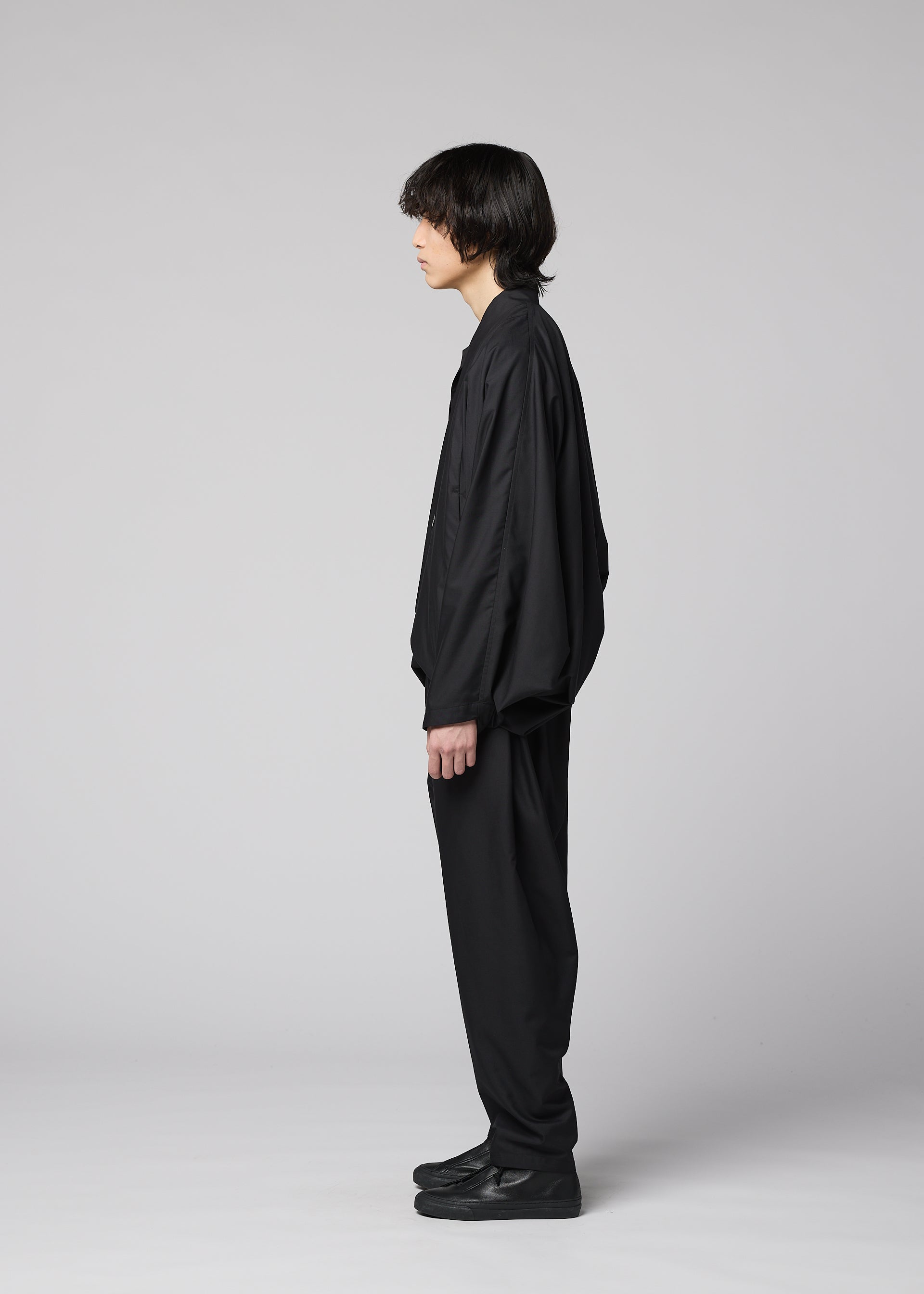 A model wears the IM MEN SWING BLACK swing-black-jacket-black.
