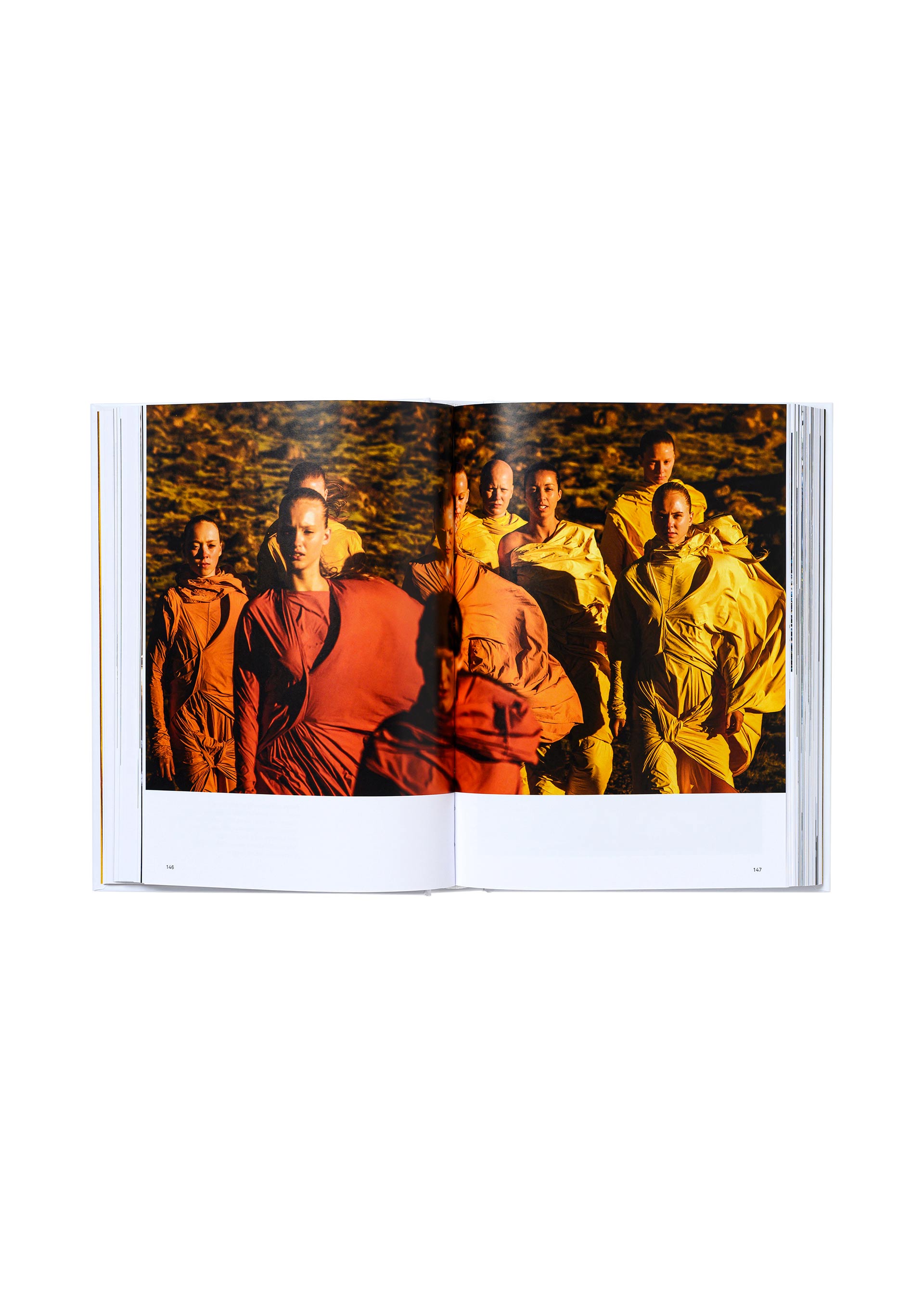 ISSEY MIYAKE Issey Miyake. 45th Ed.(TASCHEN) Book White