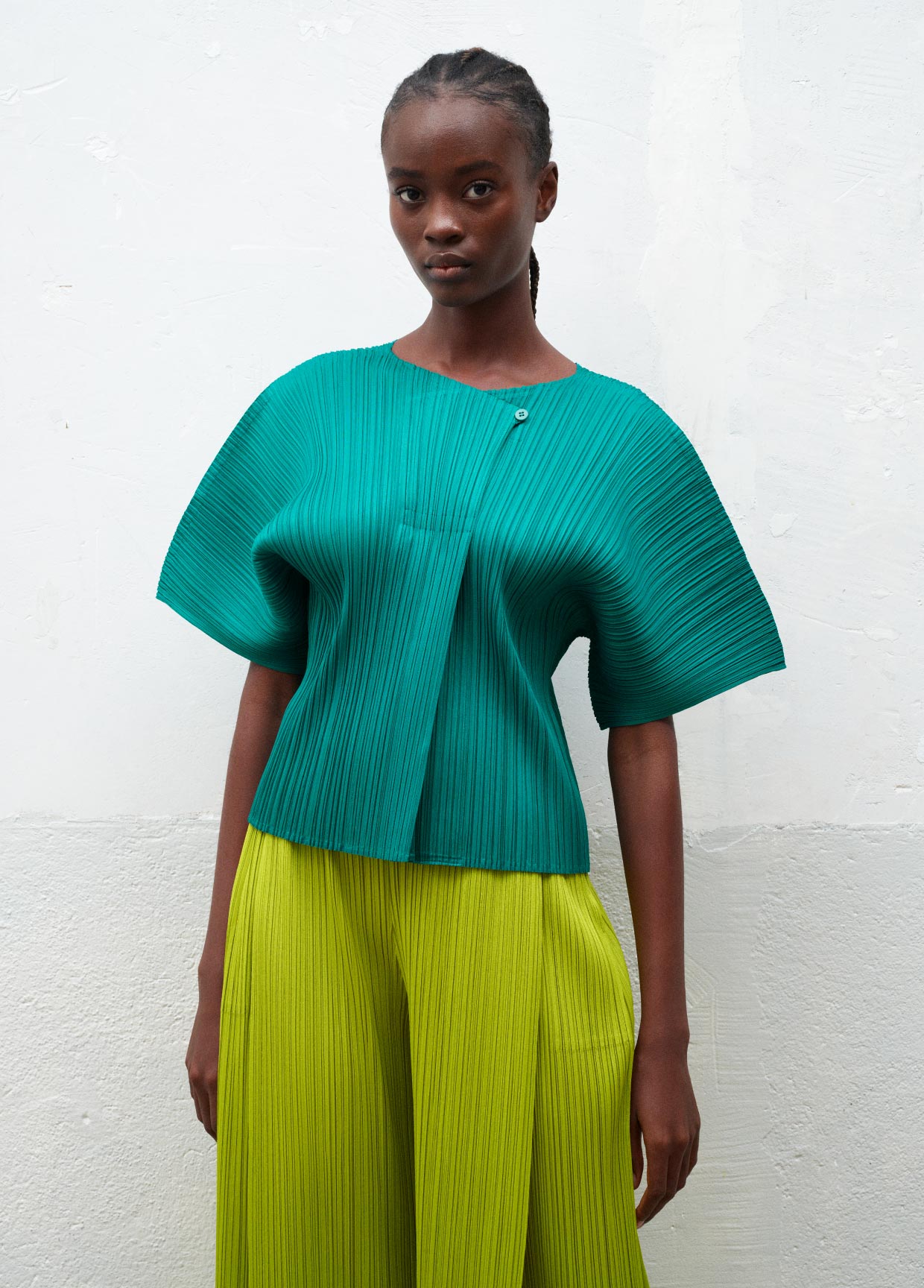 PLEATS PLEASE ISSEY MIYAKE – The official ISSEY MIYAKE ONLINE
