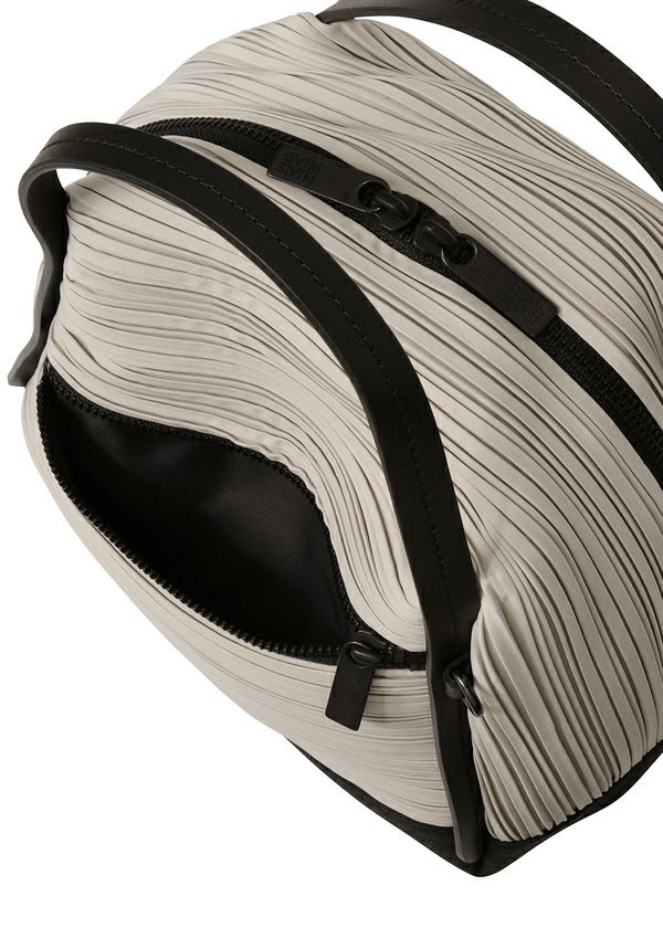 BIAS PLEATS BAG Bag Black