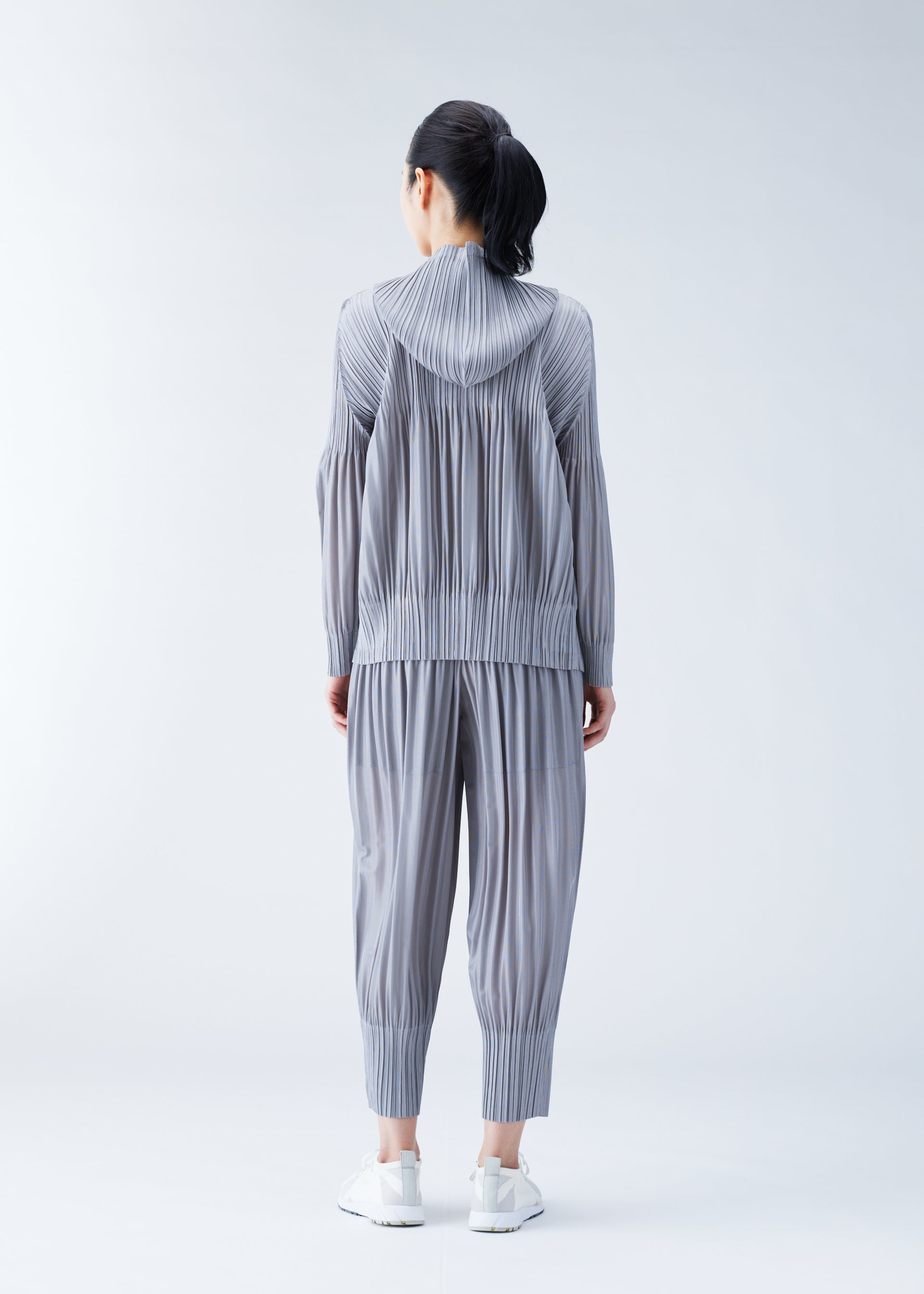 FLUFFY BASICS Jacket Black – The official ISSEY MIYAKE ONLINE