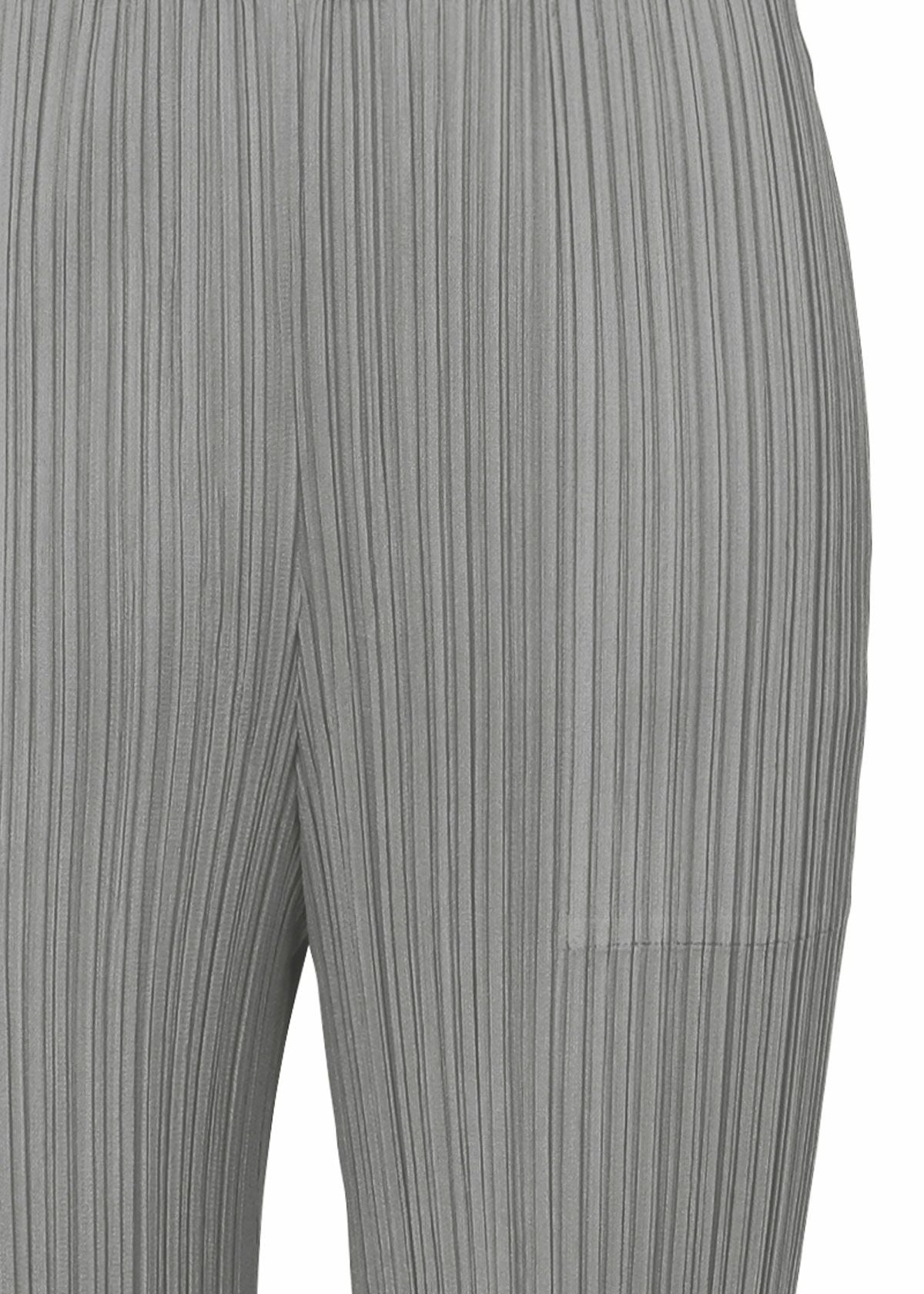 BASICS Straight Trousers Black – The official ISSEY MIYAKE ONLINE