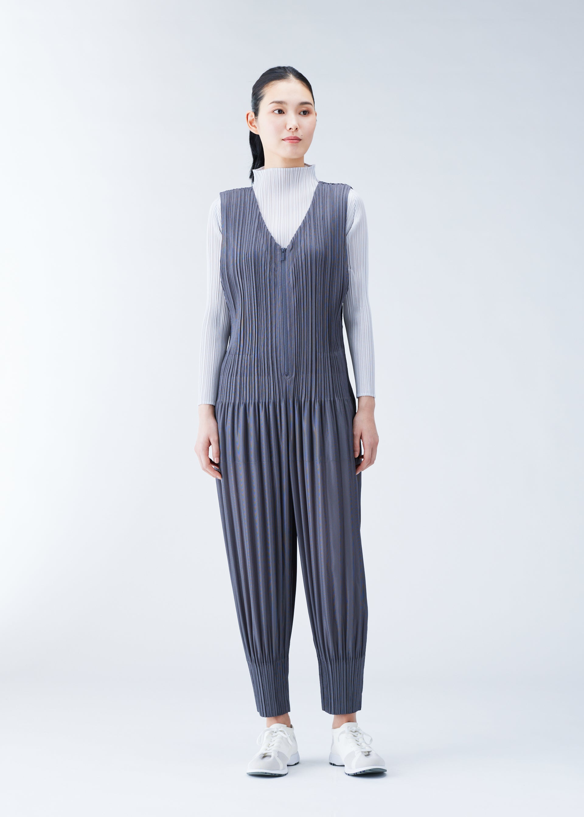 FLUFFY BASICS Jumpsuit Black – The official ISSEY MIYAKE ONLINE
