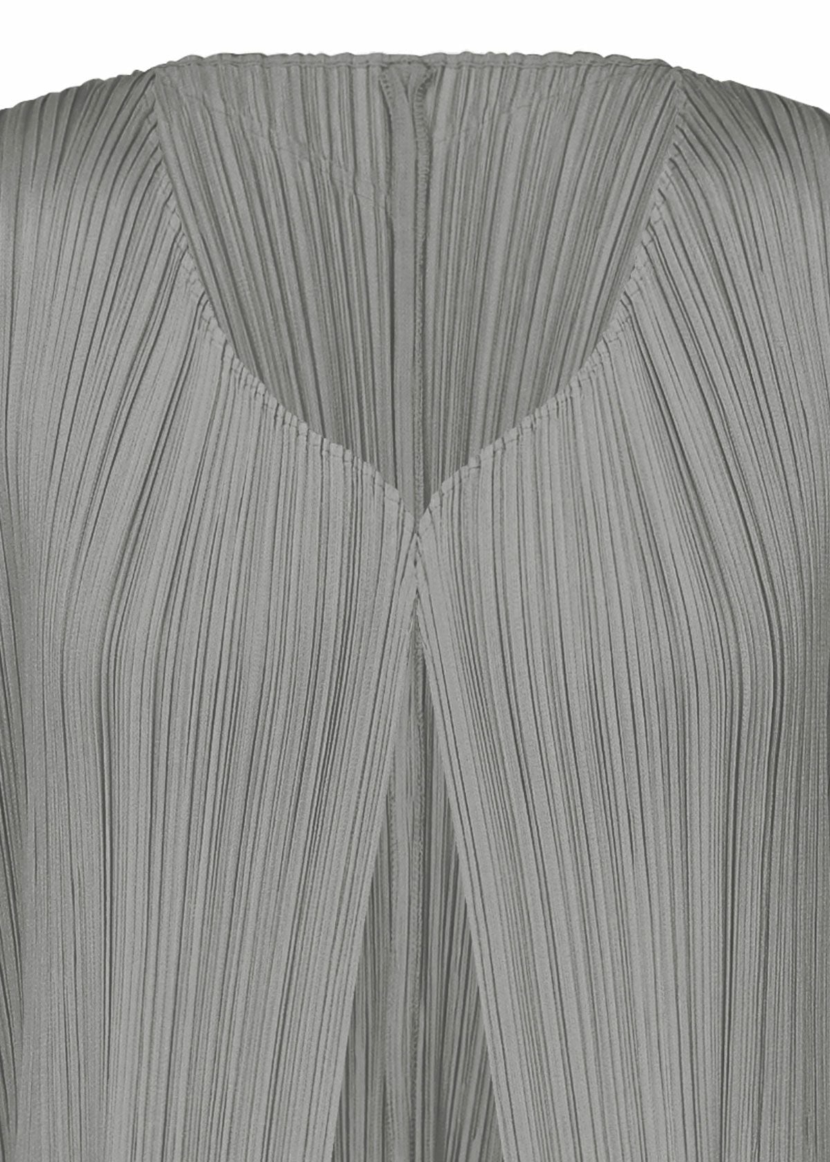 BASICS Cardigan Black – The official ISSEY MIYAKE ONLINE STORE