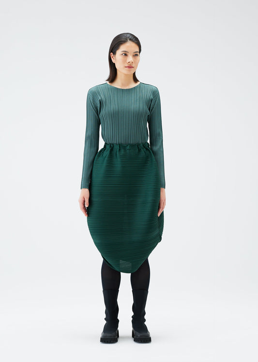 A model wears the PLEATS PLEASE ISSEY MIYAKE UFO skirt.