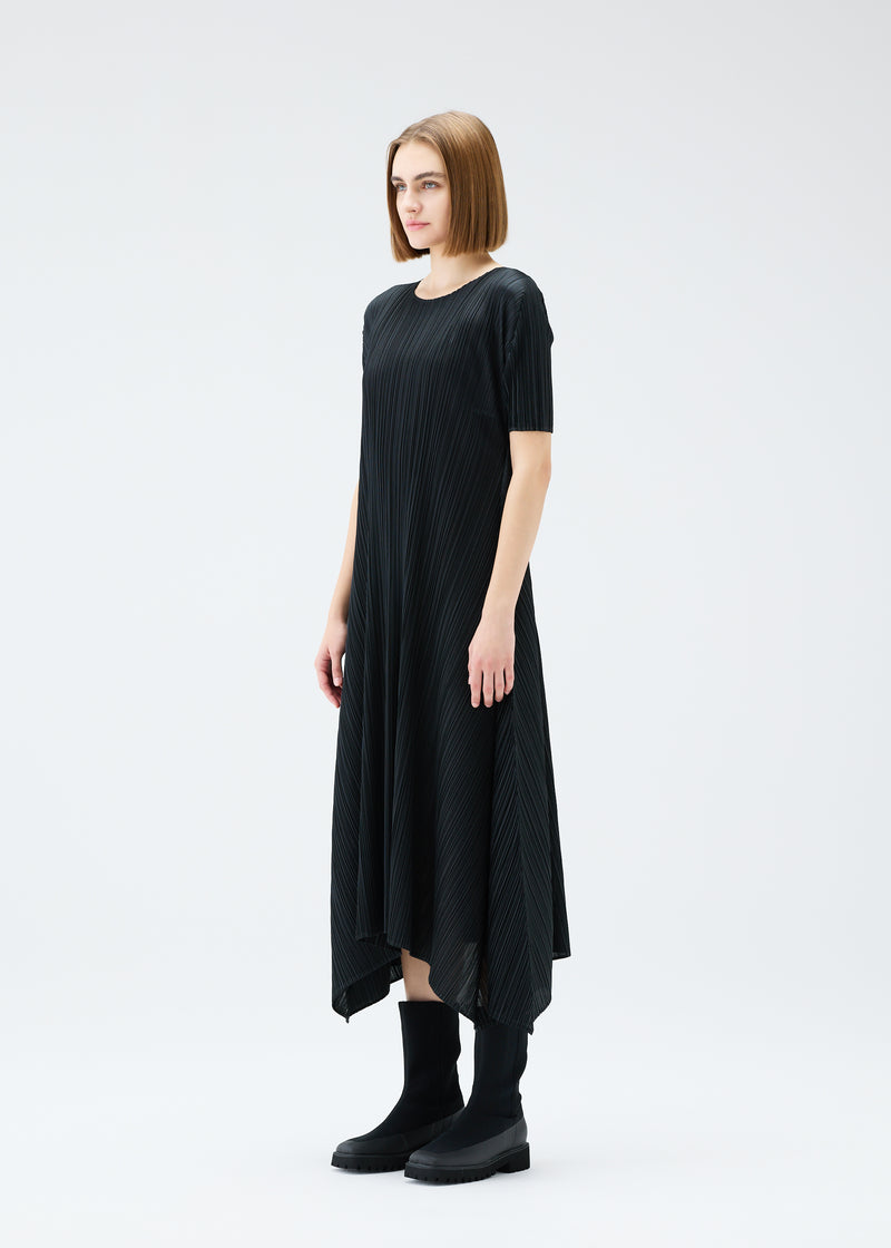 EFFICIENT SQUARE Dress Black