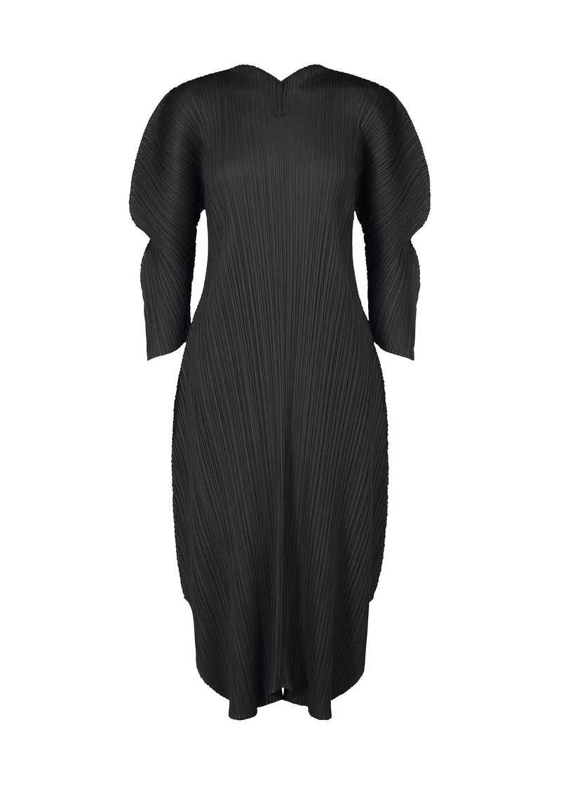 A product shot of the PLEATS PLEASE ISSEY MIYAKE WORMHOLE dress in black (15).