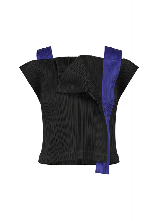 A product shot of the PLEATS PLEASE ISSEY MIYAKE  COMET top in black (15)