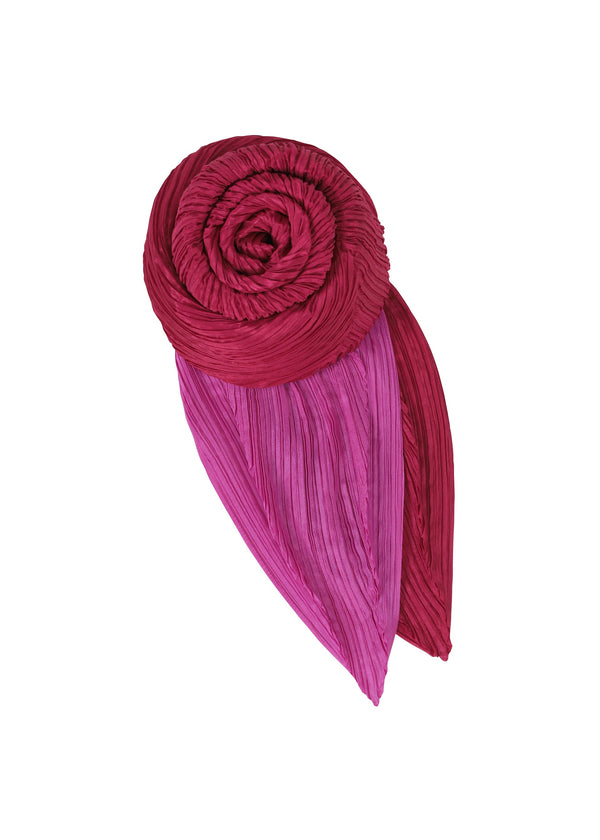 A product shot of the PLEATS PLEASE ISSEY MIYAKE STELLA SCARF stole in .