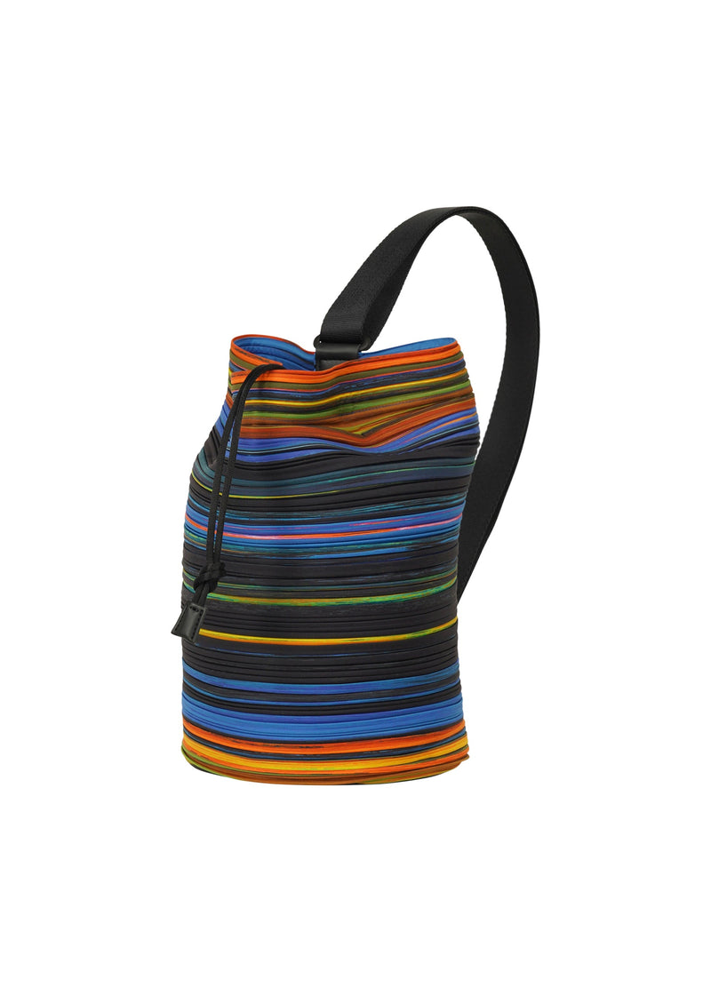 A product shot of the PLEATS PLEASE ISSEY MIYAKE WARP PLEATS BAG bag in solid (99).