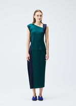 A model wears the PLEATS PLEASE ISSEY MIYAKE POINTE skirt.