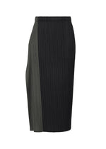 A product shot of the PLEATS PLEASE ISSEY MIYAKE POINTE skirt in black.