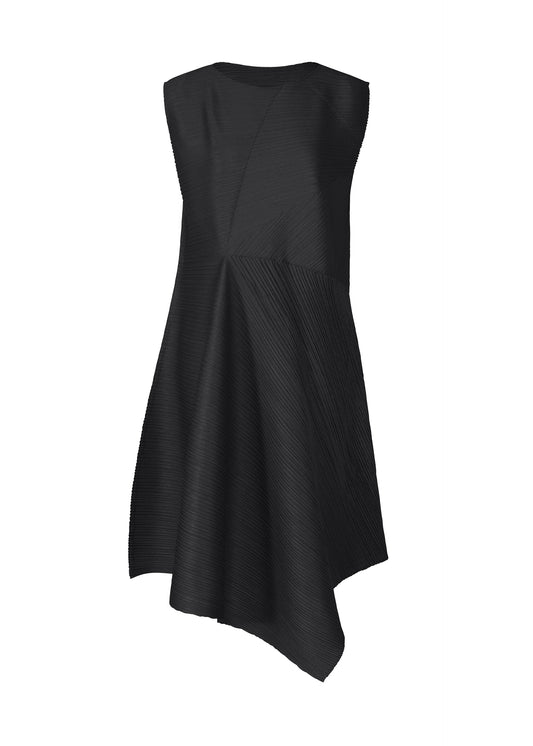 A product shot of the PLEATS PLEASE ISSEY MIYAKE SPIN dress in black (15).