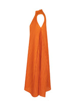 A detail shot of the PLEATS PLEASE ISSEY MIYAKE EFFICIENT SQUARE 2 clothing.