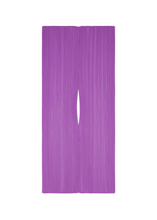 A product shot of the PLEATS PLEASE ISSEY MIYAKE MADAME T AUGUST stole in light purple (80).