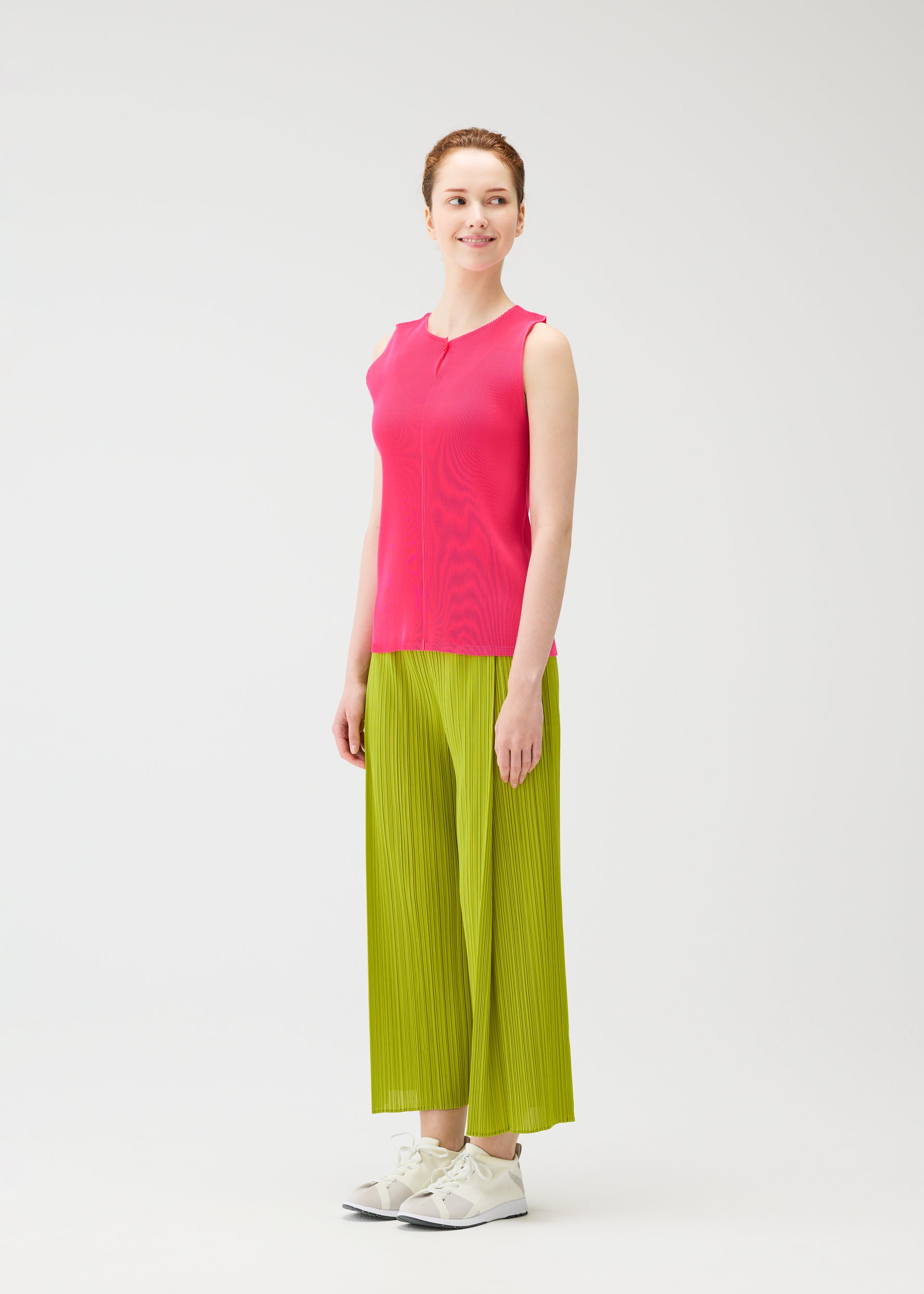 MIST JUNE Shirt Yellow Green – The official ISSEY MIYAKE ONLINE