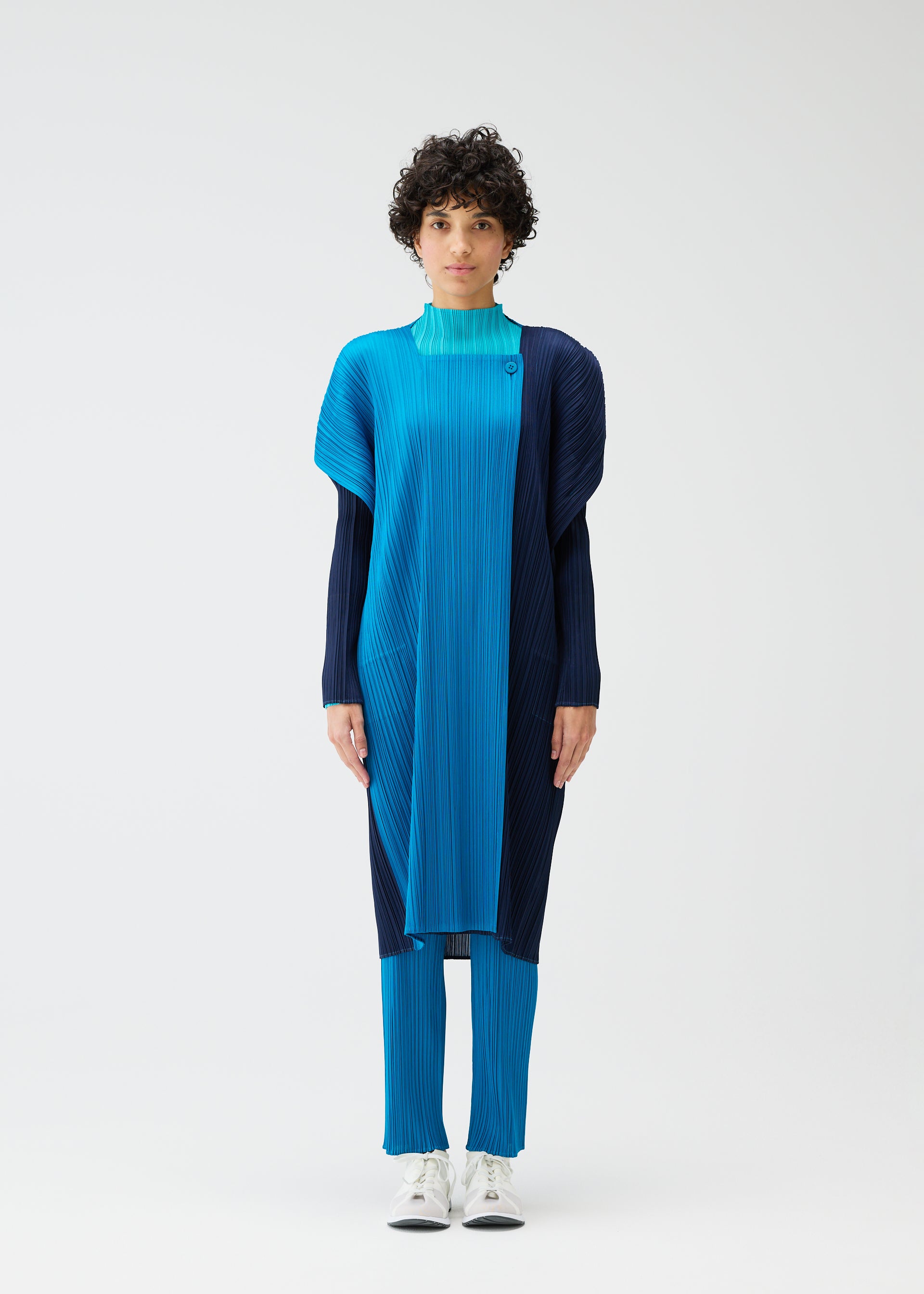 ISSEY MIYAKE Coats – The official ISSEY MIYAKE ONLINE STORE