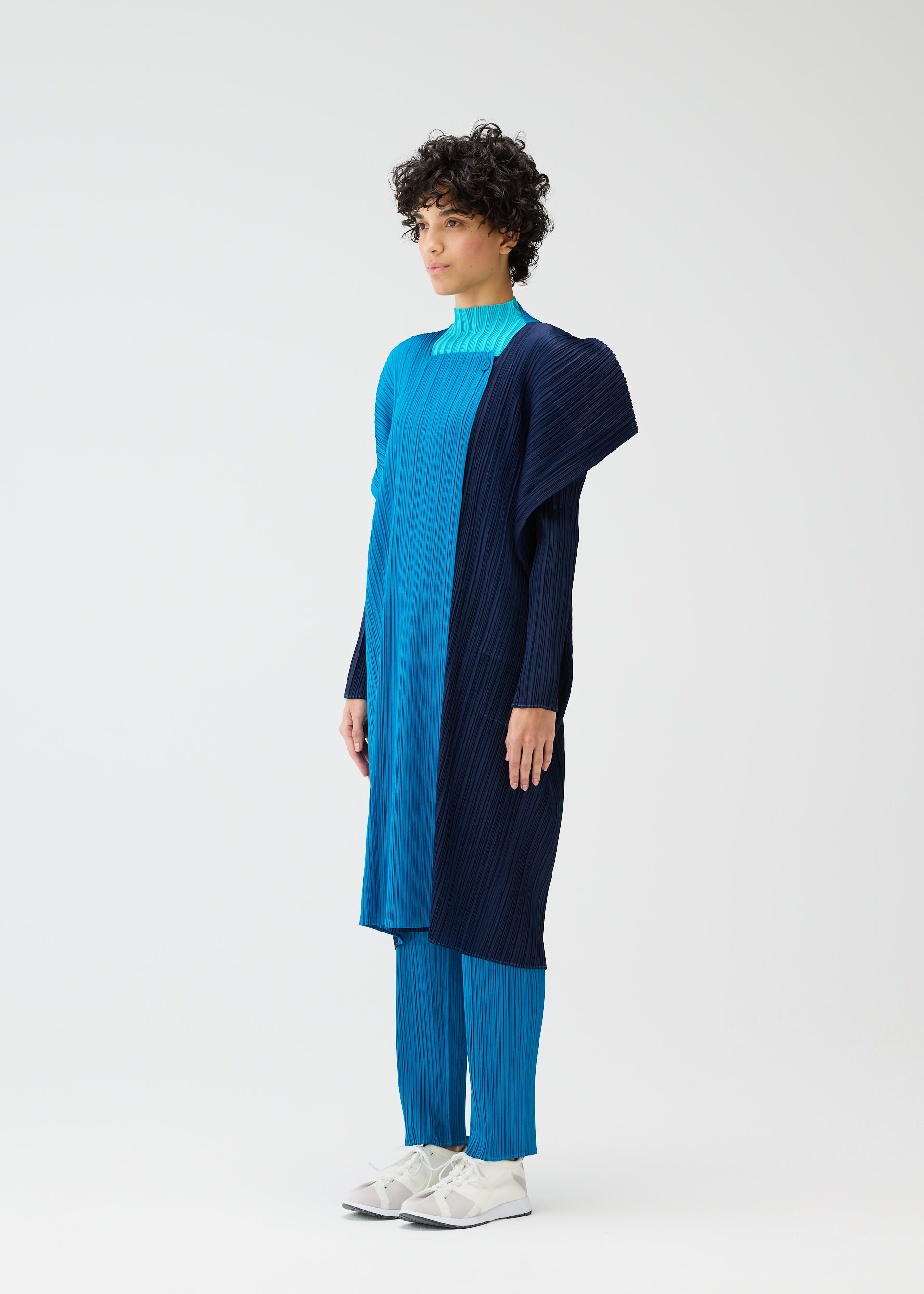 MODULE Coat Black – The official ISSEY MIYAKE ONLINE STORE | ISSEY