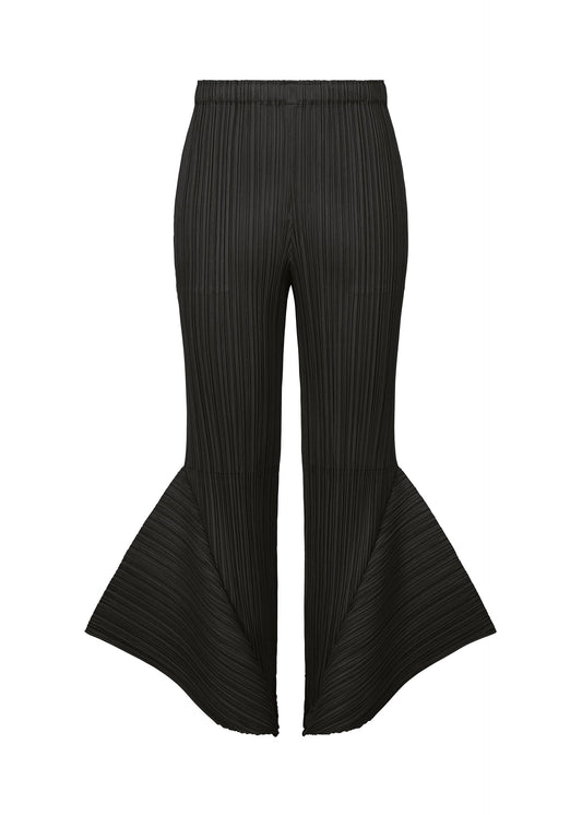 A product shot of the PLEATS PLEASE ISSEY MIYAKE SKYLINE clothing in black (15).