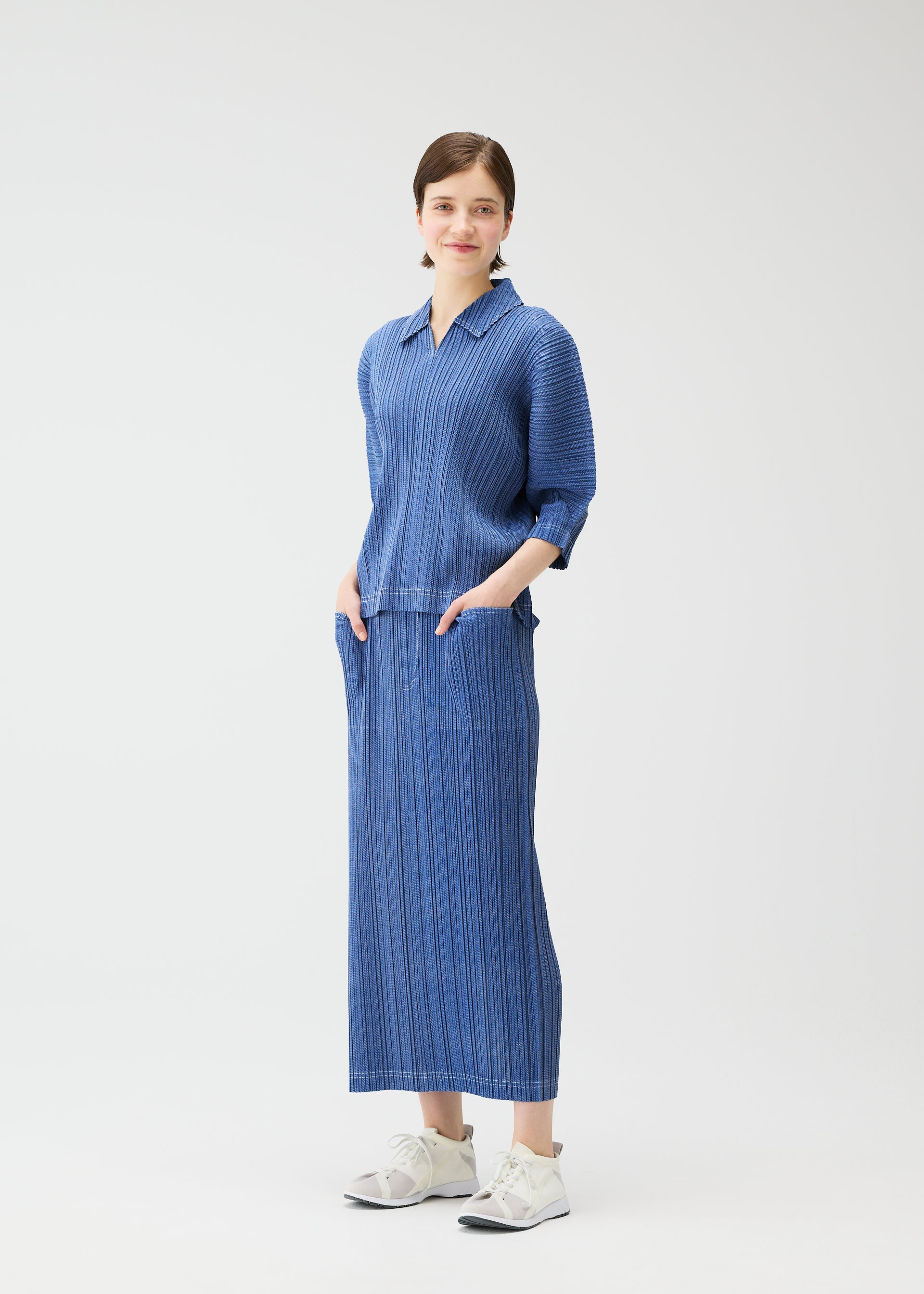 COTTON DENIM Skirt Light Blue – The official ISSEY MIYAKE ONLINE