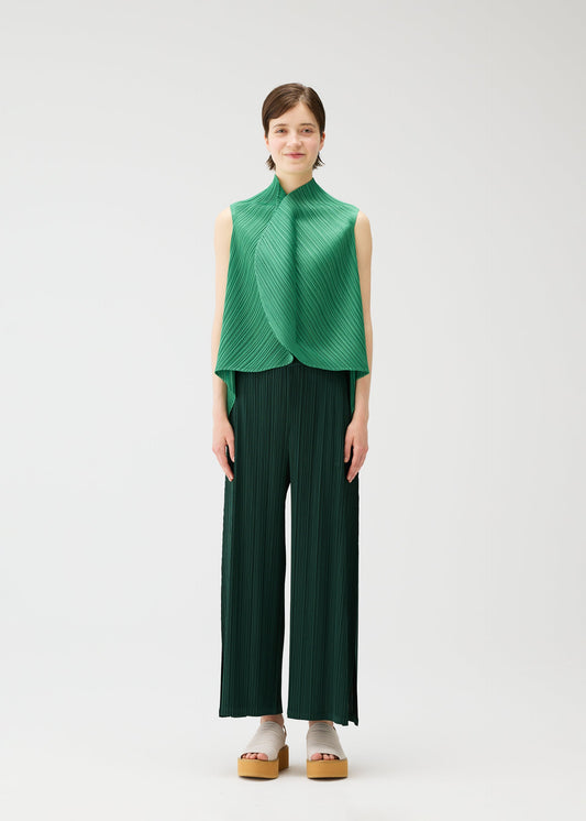A model wears the PLEATS PLEASE ISSEY MIYAKE LEAF shirt.
