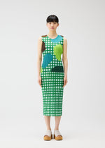 A model wears the PLEATS PLEASE ISSEY MIYAKE MARKET market-shirt-potato.