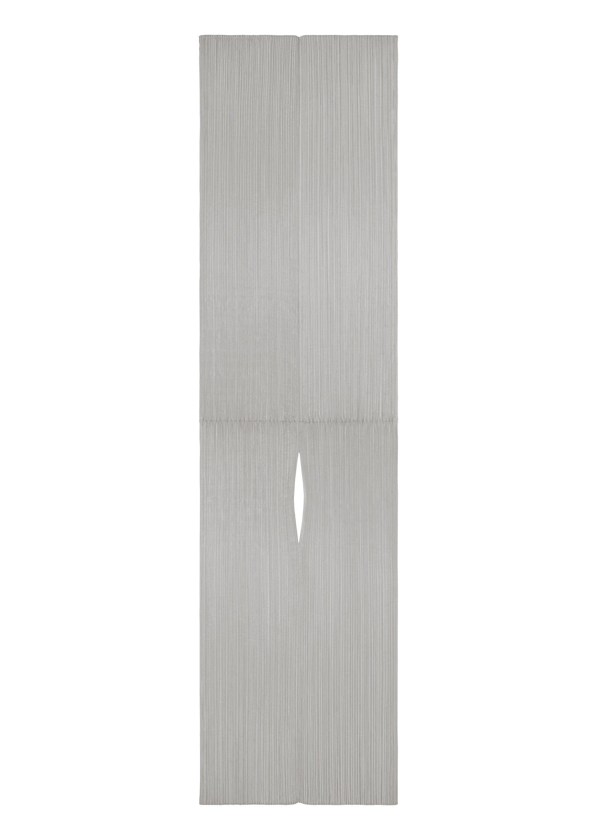 A product shot of the PLEATS PLEASE ISSEY MIYAKE MADAME T FEBRUARY stole in light grey (10).