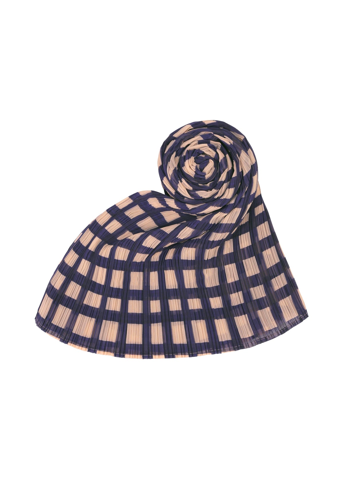 A detail shot of the PLEATS PLEASE ISSEY MIYAKE BASKET MADAME-T stole.