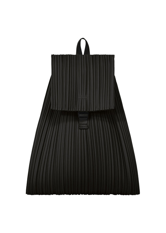 A product shot of the PLEATS PLEASE ISSEY MIYAKE PLEATS KNAPSACK bag in black (15).