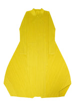 A detail shot of the PLEATS PLEASE ISSEY MIYAKE MONTHLY COLORS : OCTOBER coat.