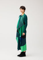 A model wears the PLEATS PLEASE ISSEY MIYAKE ORBIT orbit-vest-green.
