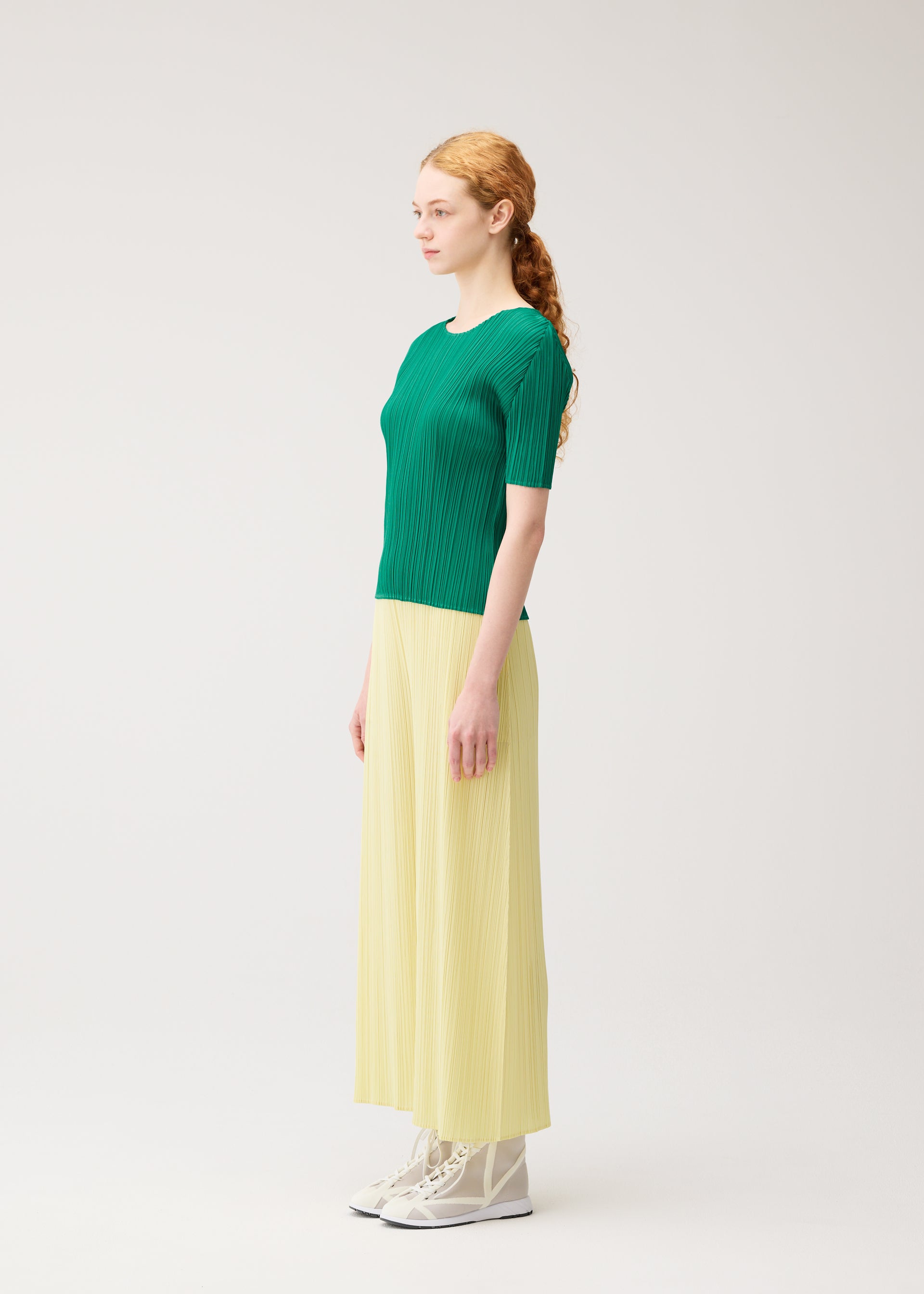 MONTHLY COLORS : JULY Trousers Fresh Green