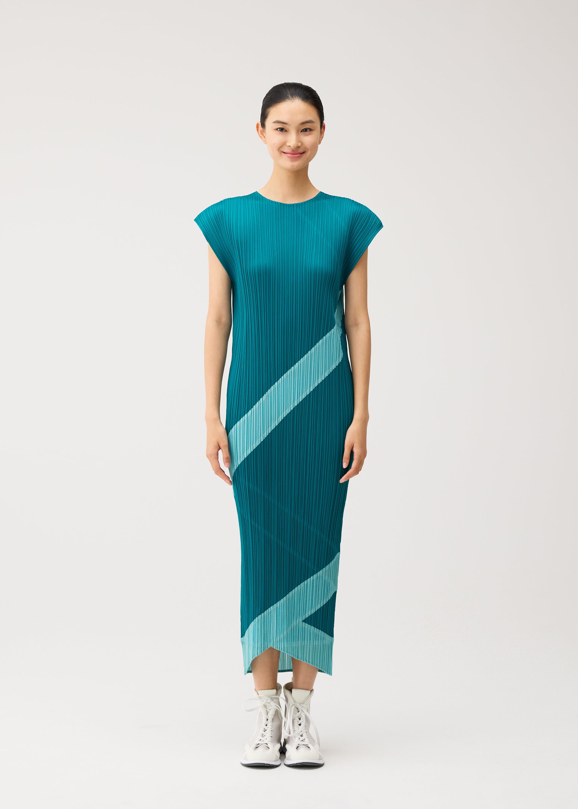 TWIRL Dress Black