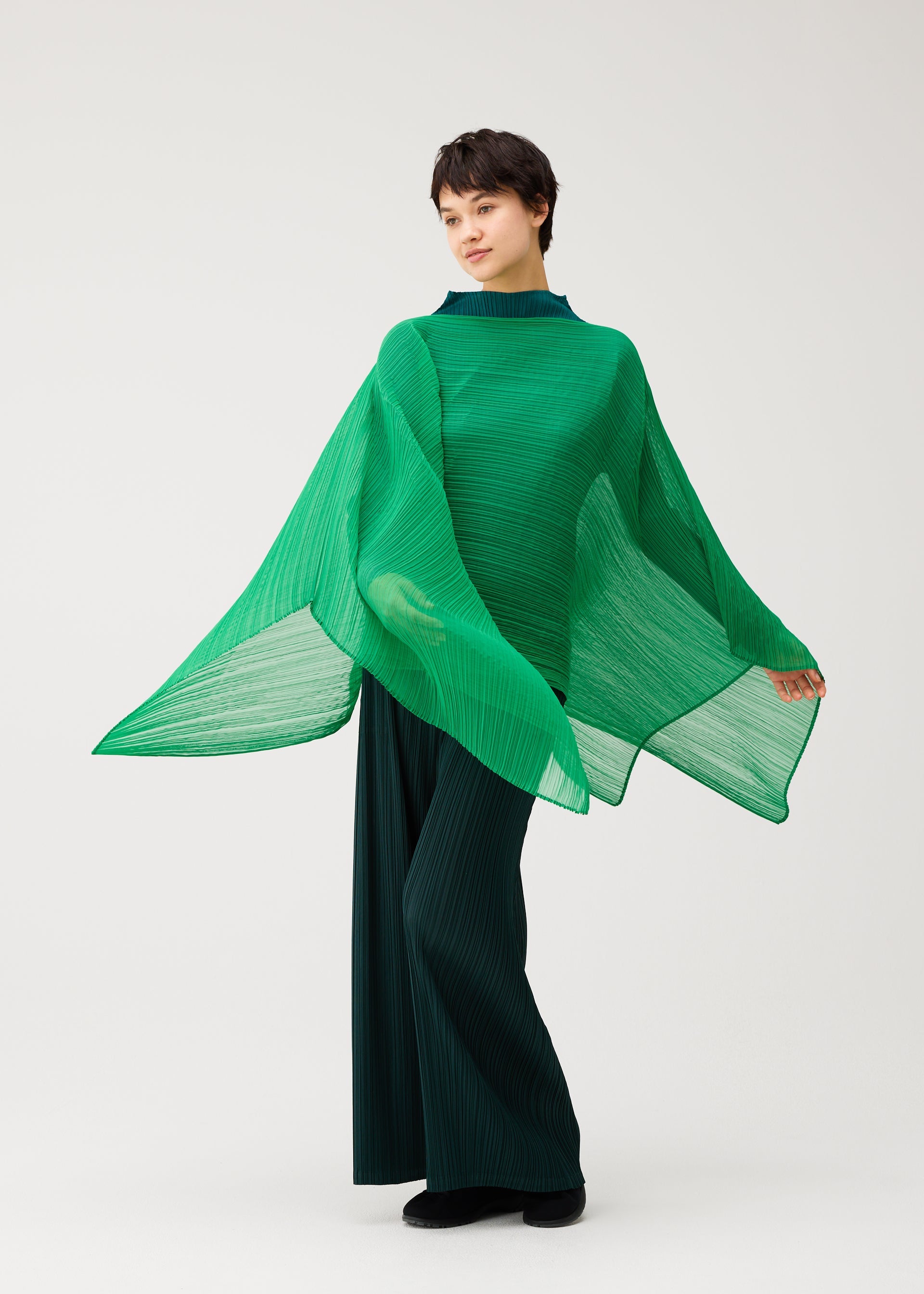 PLEATS PLEASE MADAME-T MAY マダムT. PLEATS PLEASE ISSEY MIYAKE - MADAME-T – The official ISSEY MIYAKE