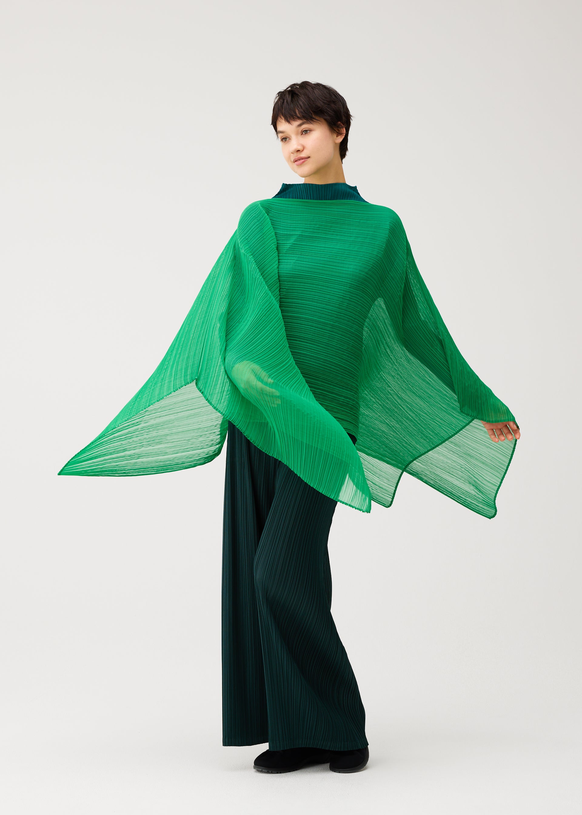 PLEATS PLEASE ISSEY MIYAKE - MADAME-T – The official ISSEY MIYAKE